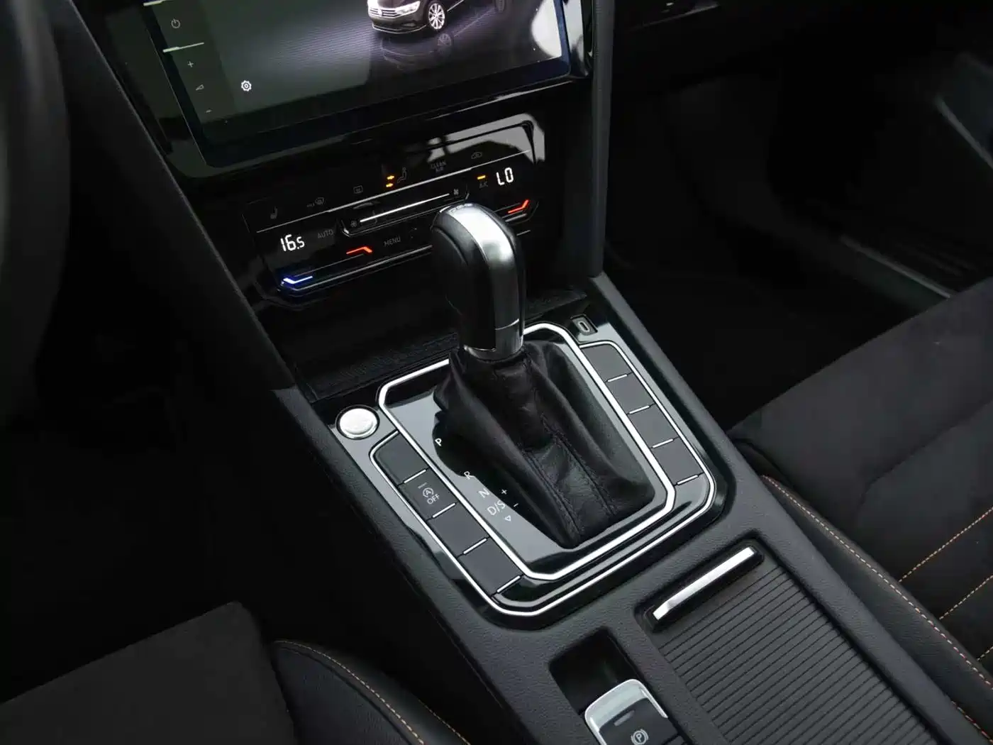 Volkswagen Magotan 2021 330TSI DSG 30th Anniversary Edition фото 8