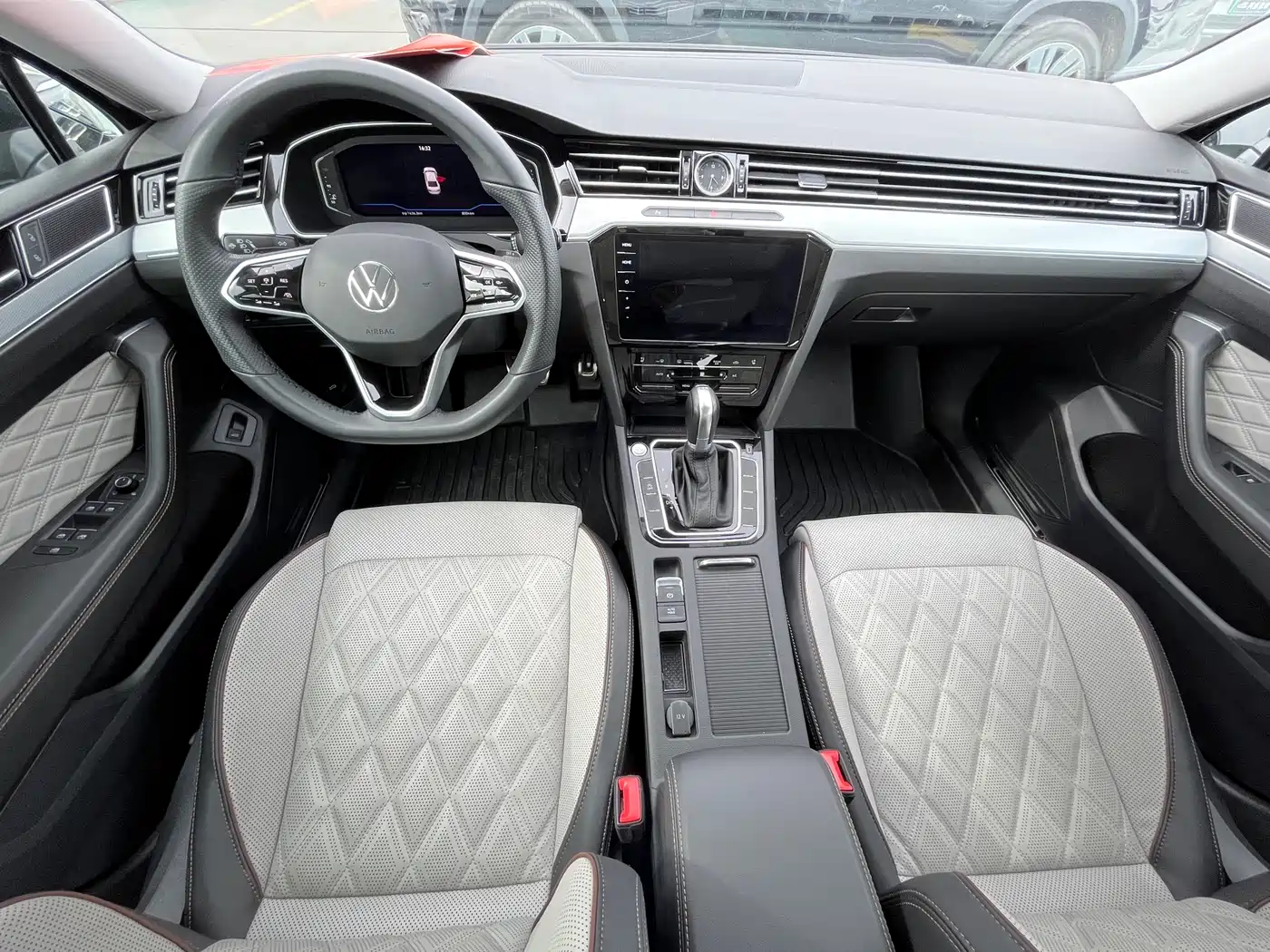 Volkswagen Magotan 2023 Model 2 Million Commemorative Edition 330TSI DSG Luxury фото 11