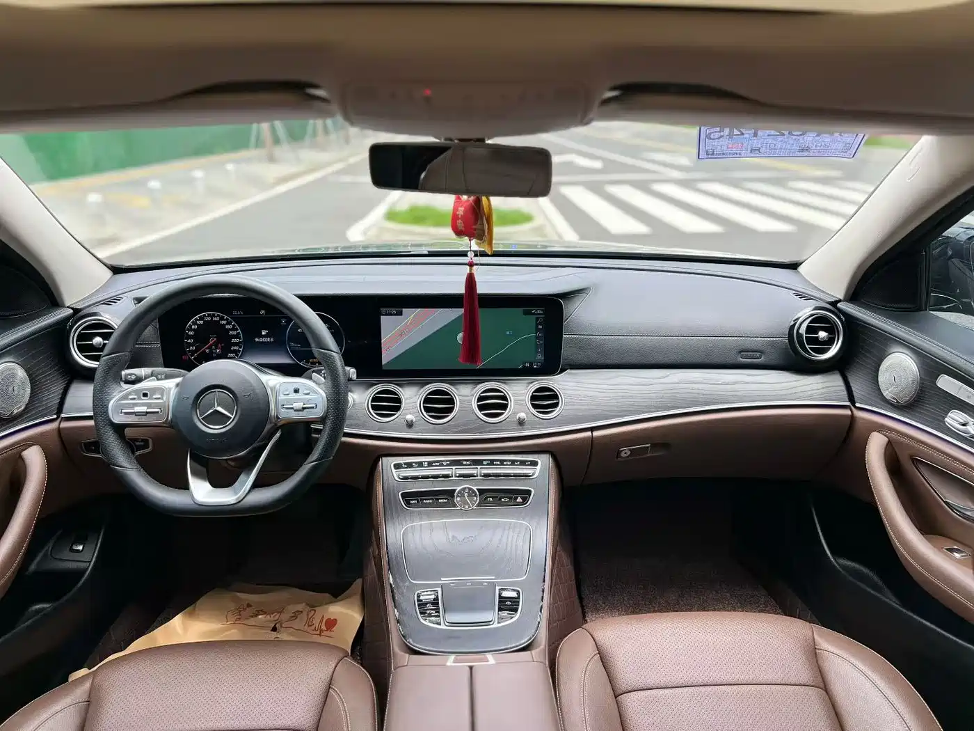 Mercedes-Benz E-Class 2020 E 300 L Sport Fashion Model фото 4
