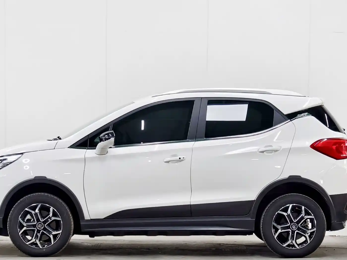 BYD Yuan Pro 2023 401KM Luxury фото 7