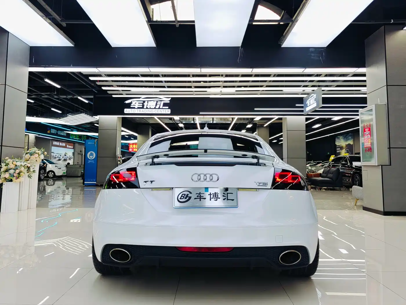 Audi TT 2011 TT Coupe 2.0TFSI фото 6
