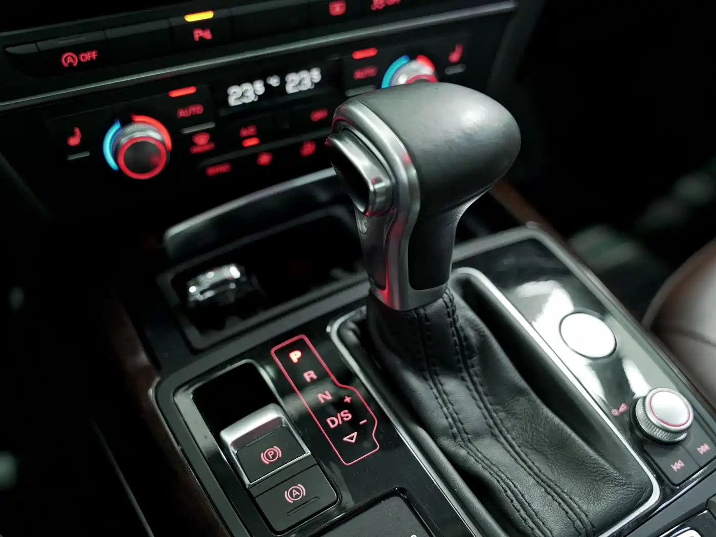 Audi A6L 2014 30 FSI Comfort фото 9