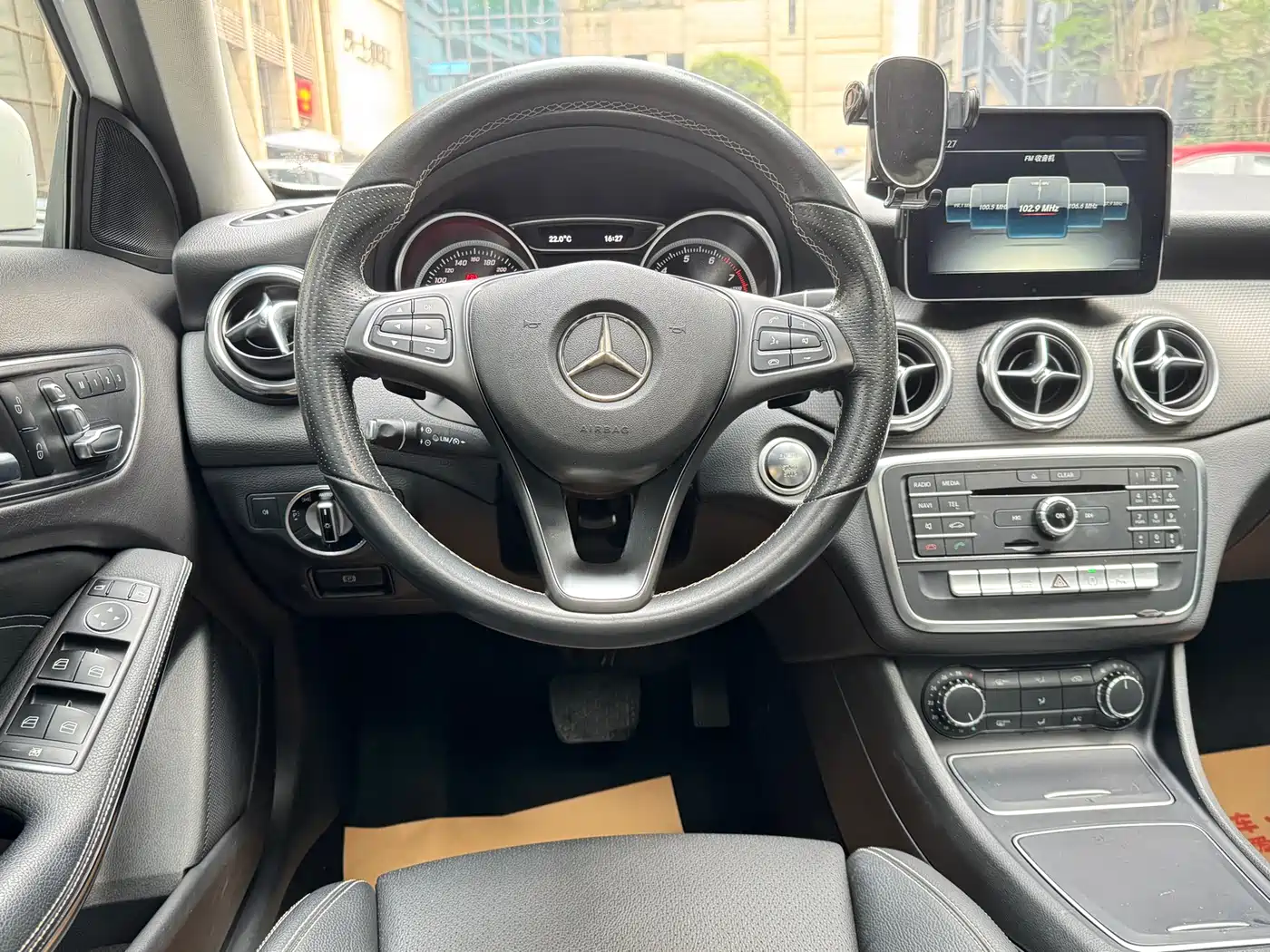 Mercedes-Benz GLA 2017 GLA 200 Dynamic фото 7