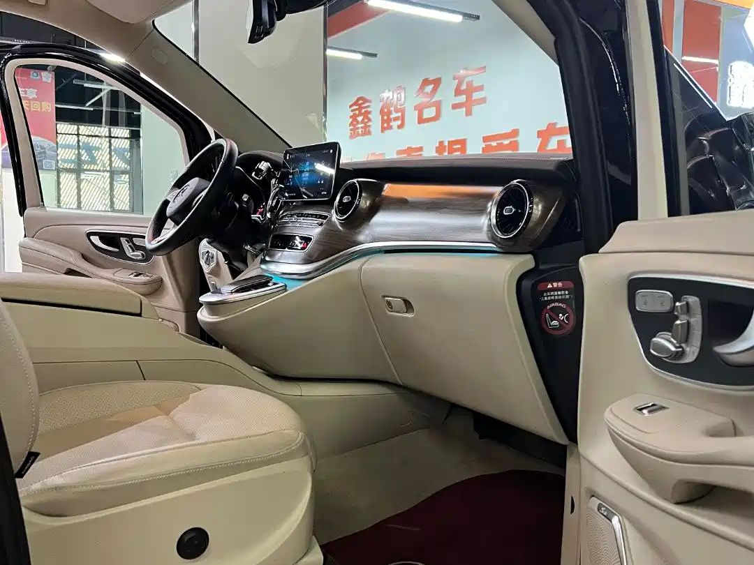 Mercedes-Benz V-Class 2022 V 260 L Long Wheelbase Prestige Edition фото 17