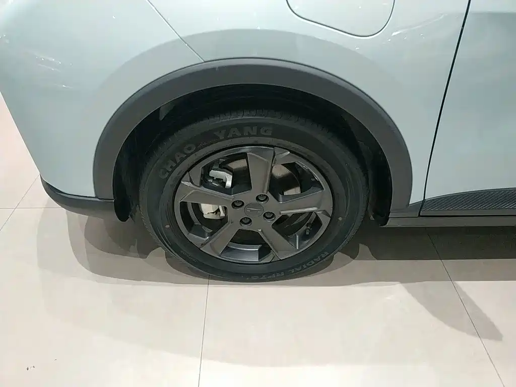 Фото 25 - Geely Geometry E Firefly