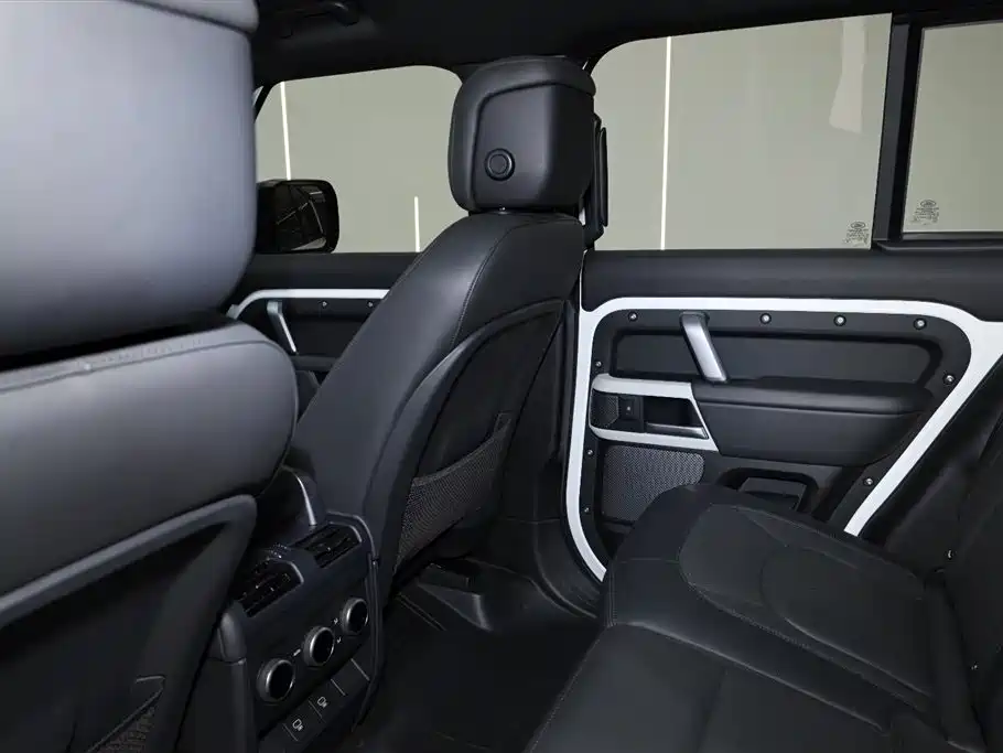 Land Rover Defender 2024 110 3.0T P400 X-DYNAMIC HSE фото 19