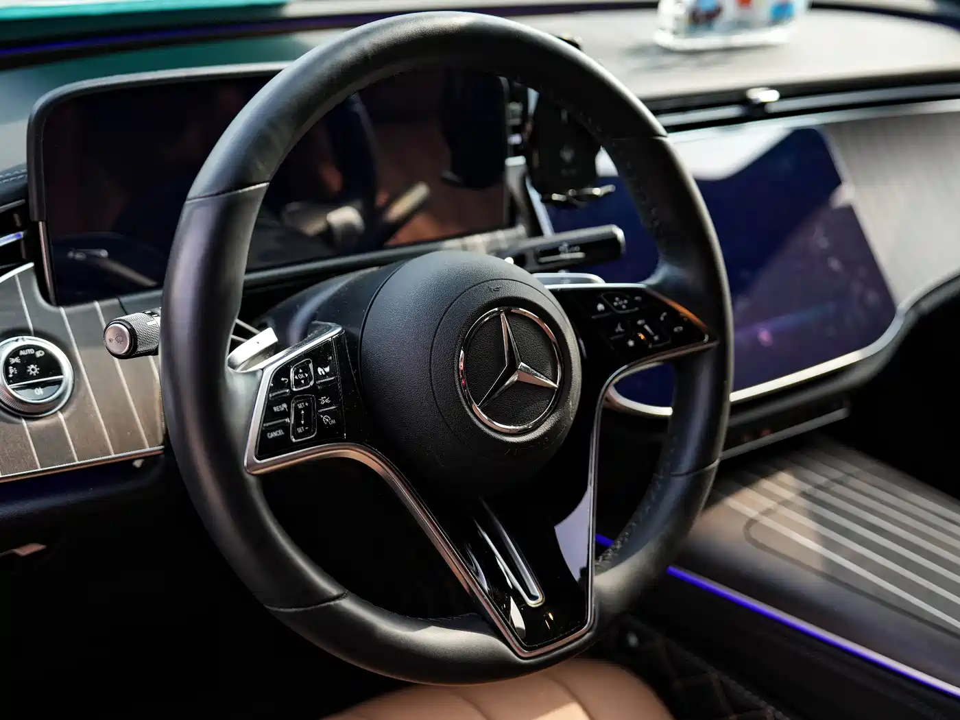 Mercedes-Benz E-Class 2024 E 300 L Fashion фото 29