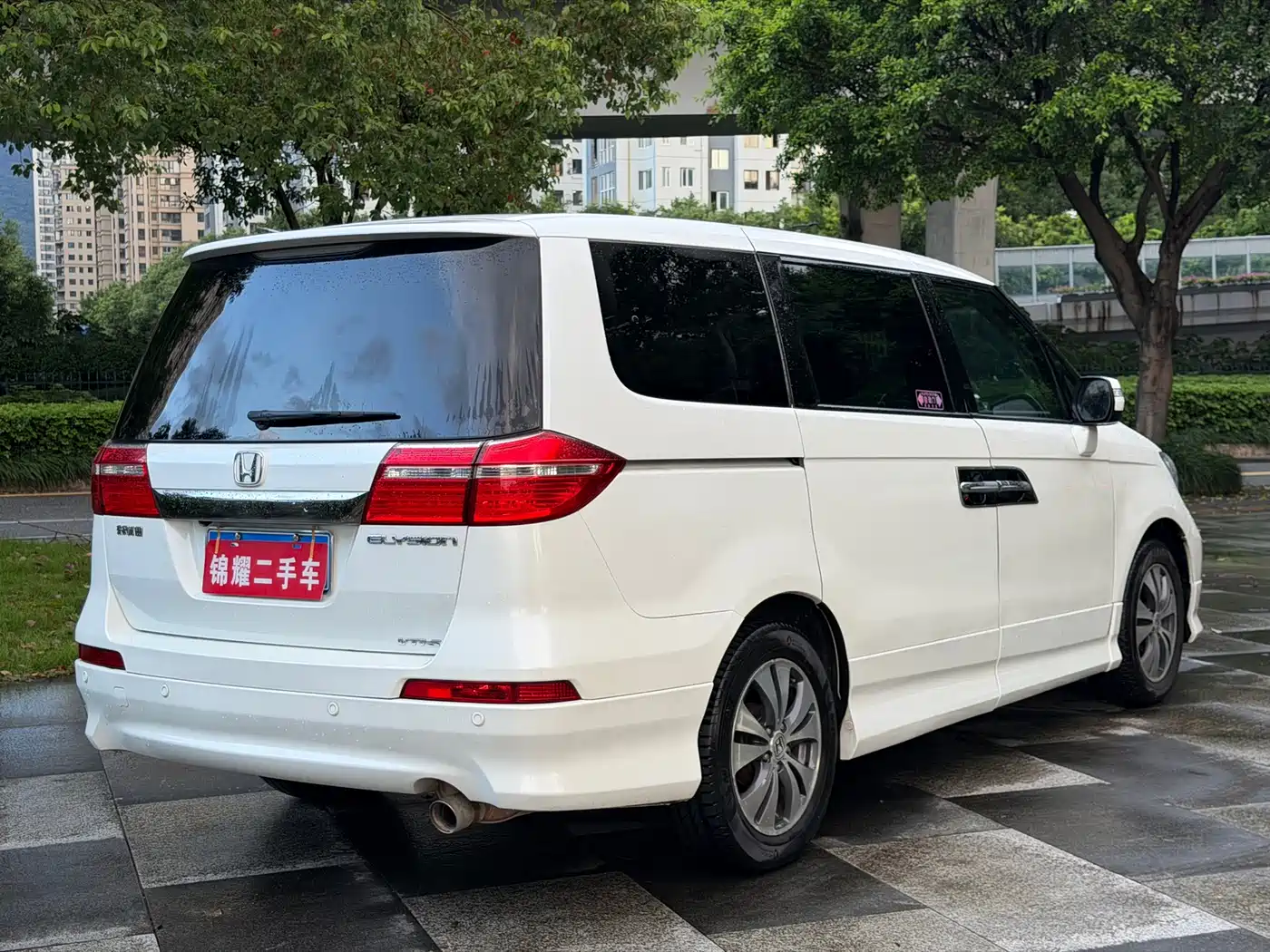 Фото 7 - Honda Elysion