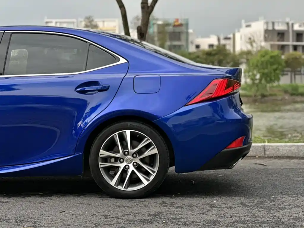 Lexus IS 2018 2017 300 F SPORT