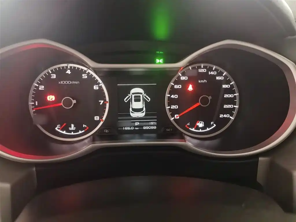 Фото 4 - Geely Atlas