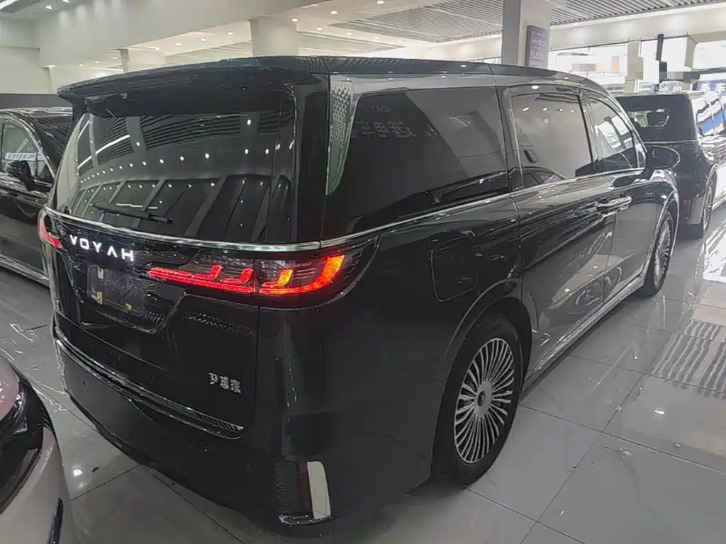 Voyah Auto Voyah Dreamer 2025 Model PHEV 4WD Excellent QianKun Edition фото 7