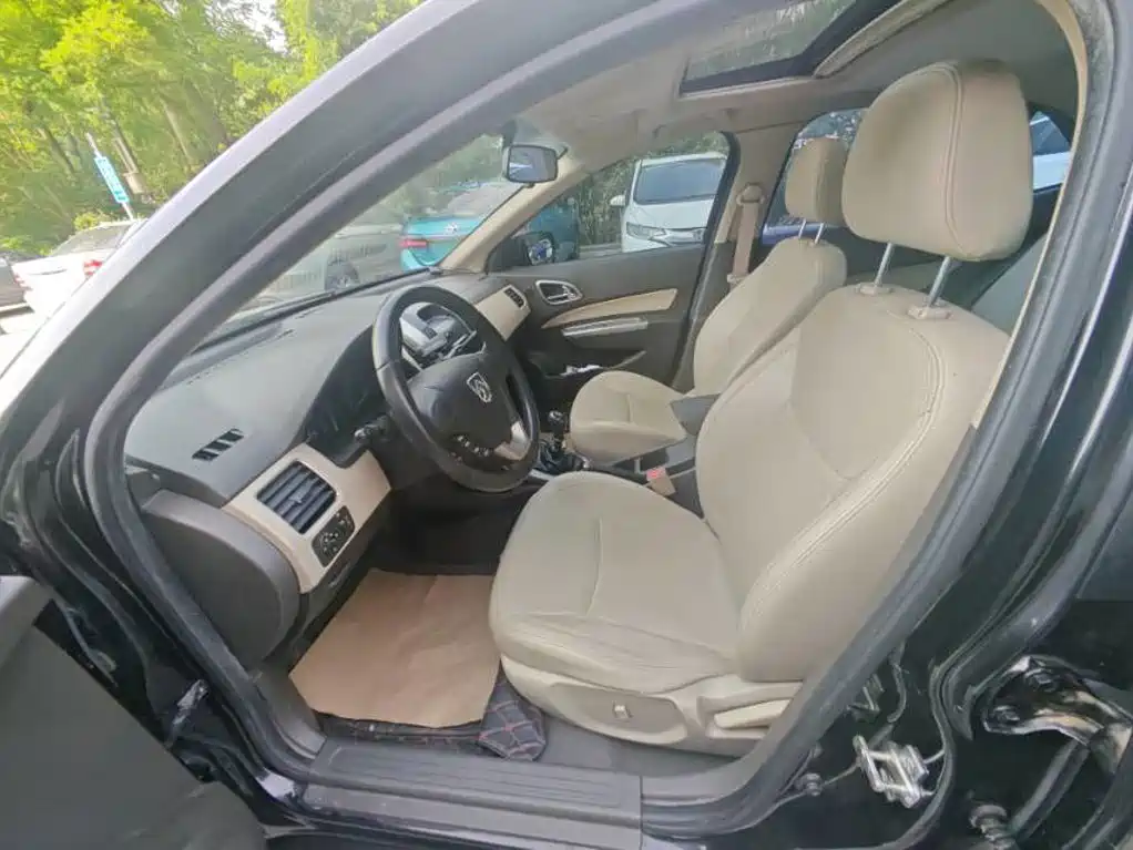 Baojun 630 2014 2013 1.8L Manual Elite
