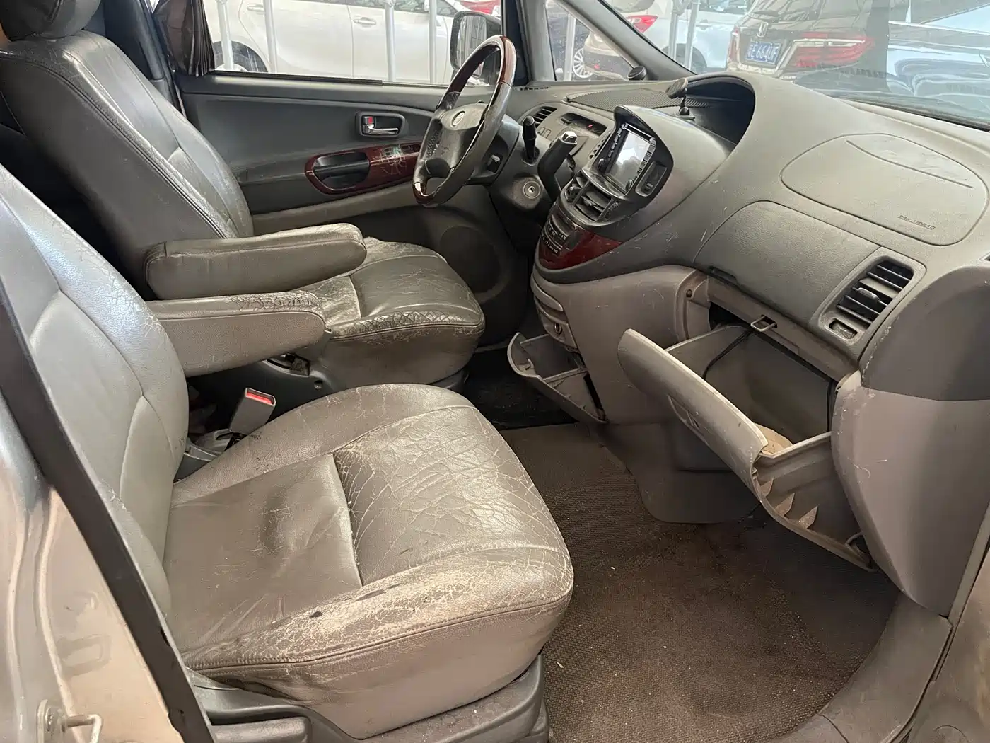 Toyota Previa фото 4