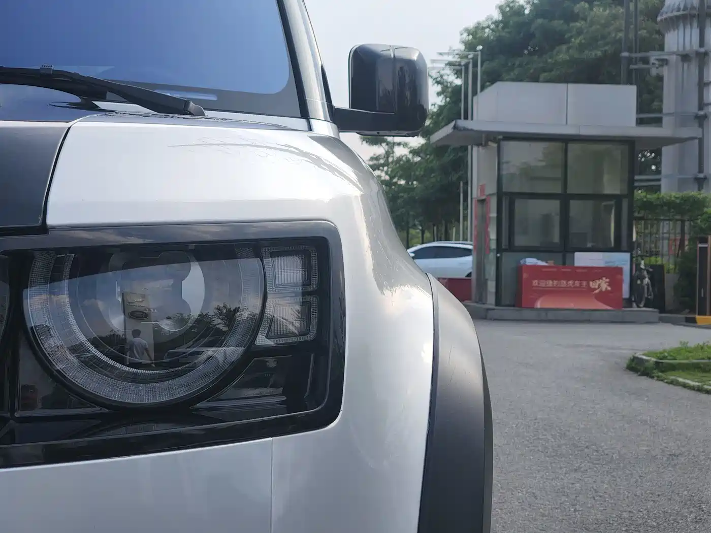 Land Rover Defender 2021 110 P400 X-DYNAMIC HSE фото 11