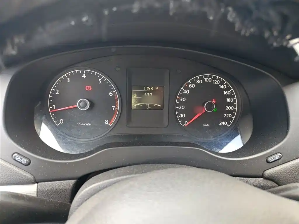 Volkswagen Sagitar 2014 Facelift 1.6L Automatic Leading Version фото 4