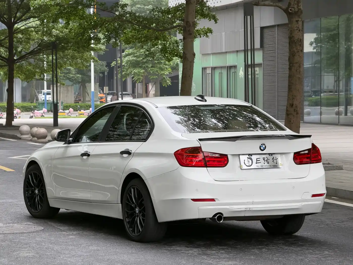 BMW 3 Series 2015 320i Fashion фото 23