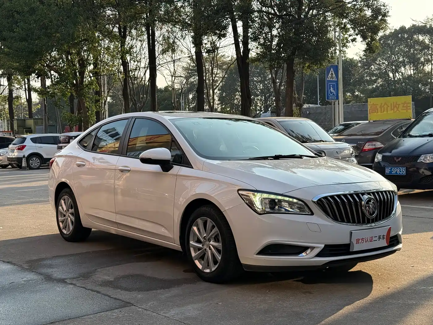 Buick Verano 2017 Sedan 15S Automatic Progressive фото 3