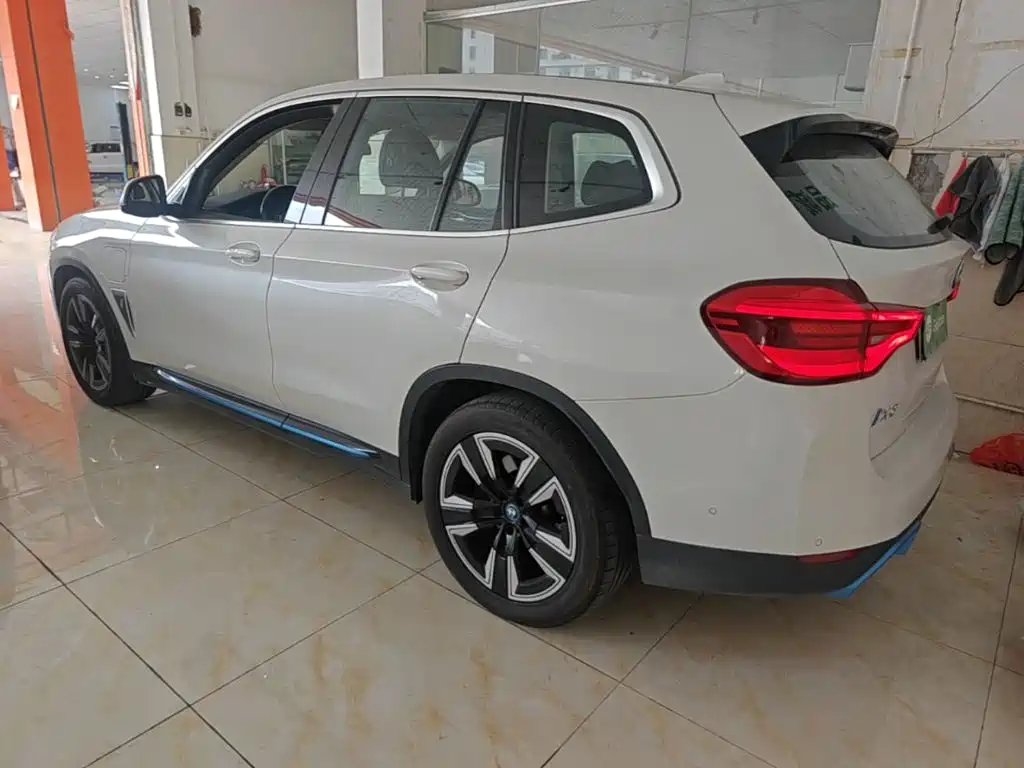 Фото 5 - BMW iX3