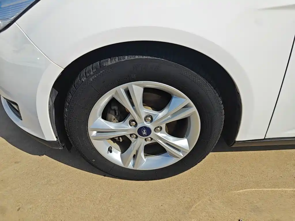 Фото 23 - Ford Focus