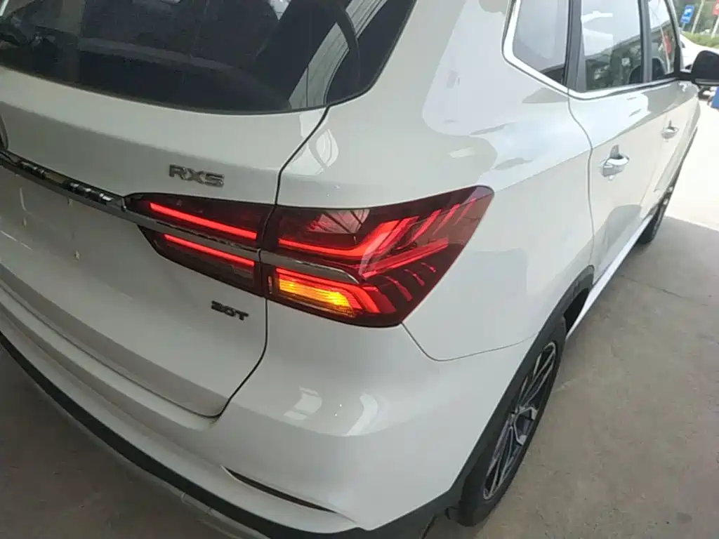Фото 8 - Roewe RX5