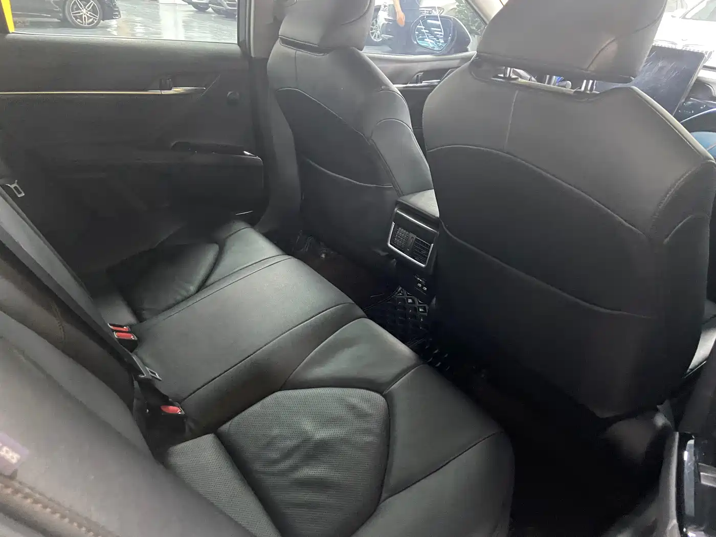 Toyota Camry 2021 2.0G Luxury Edition фото 10