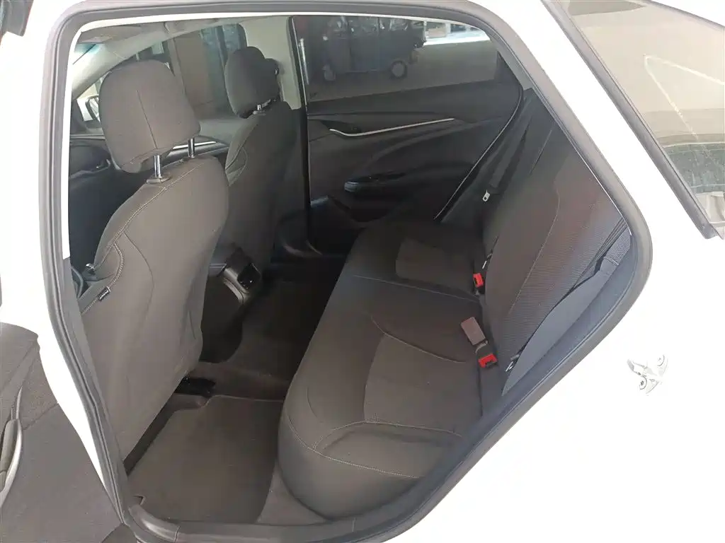 Buick Excelle 2021 Facelift Exemplar 1.5L Auto Progressive фото 17