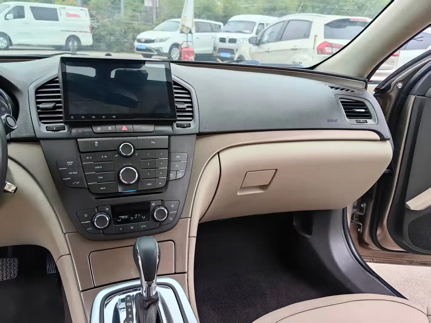 Buick Regal 2012 Model 2.0L Luxury фото 8
