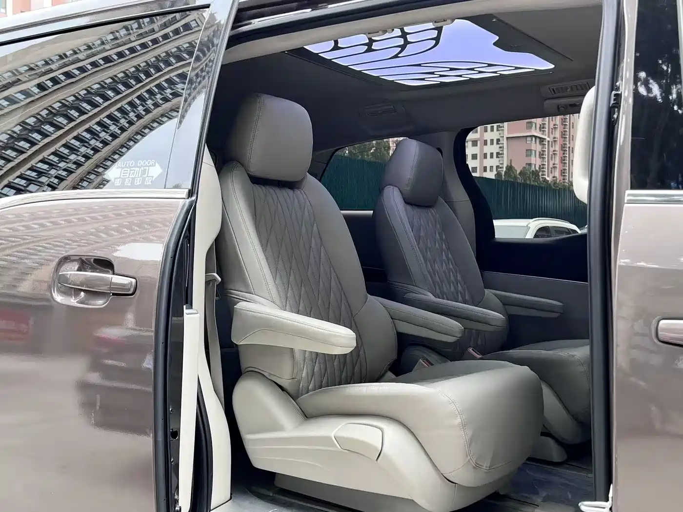 Buick GL8 2022 Land Business Class 652T Luxury фото 9