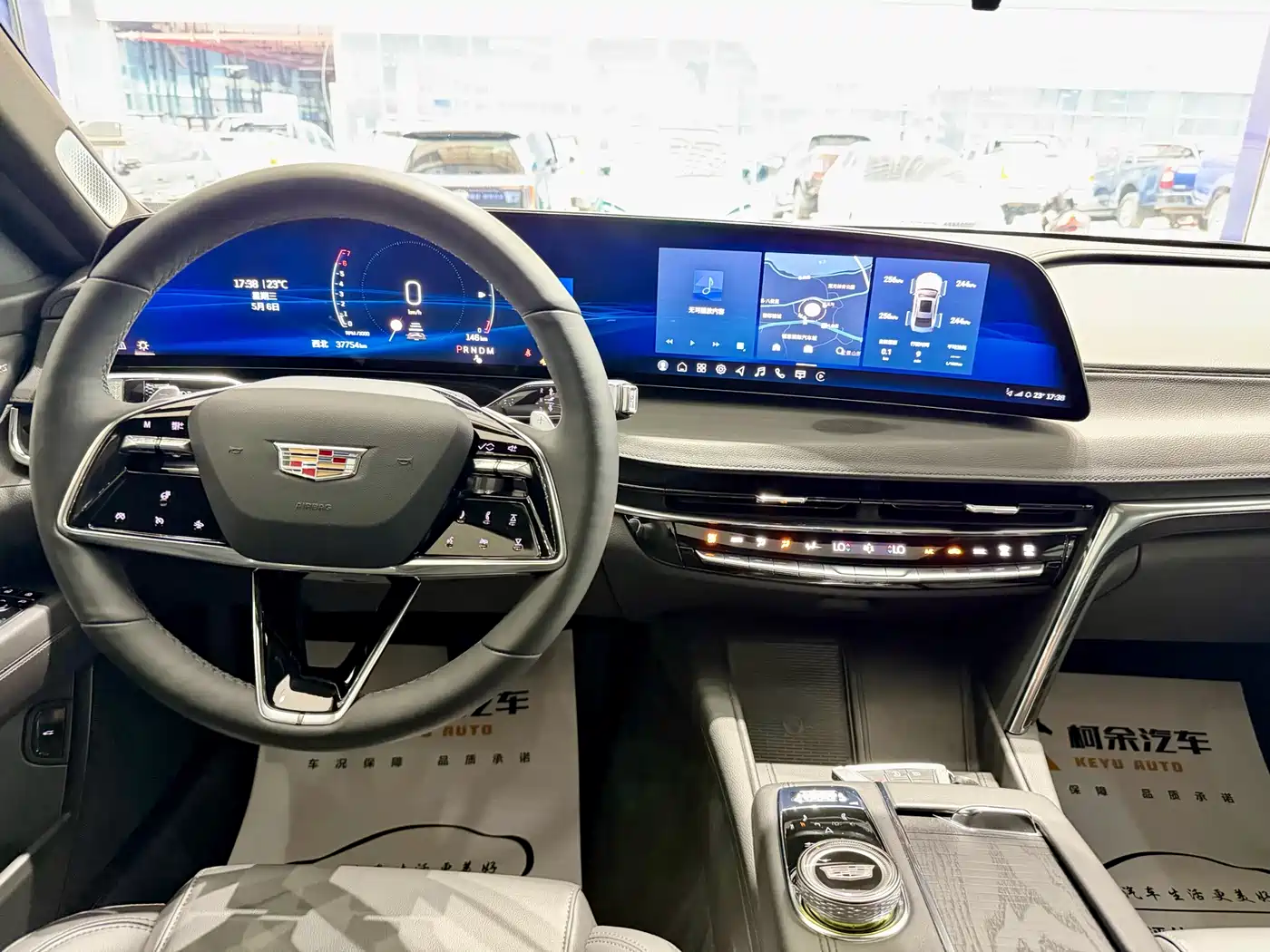 CADILLAC CT6