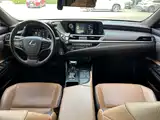 Фото 13 - Lexus ES