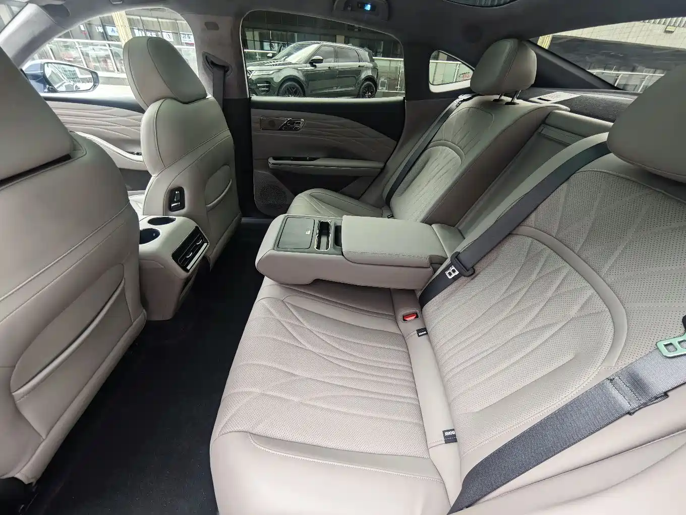 Geely Galaxy Galaxy Xingyao 8 2025 130km EM-P Starship Edition фото 25
