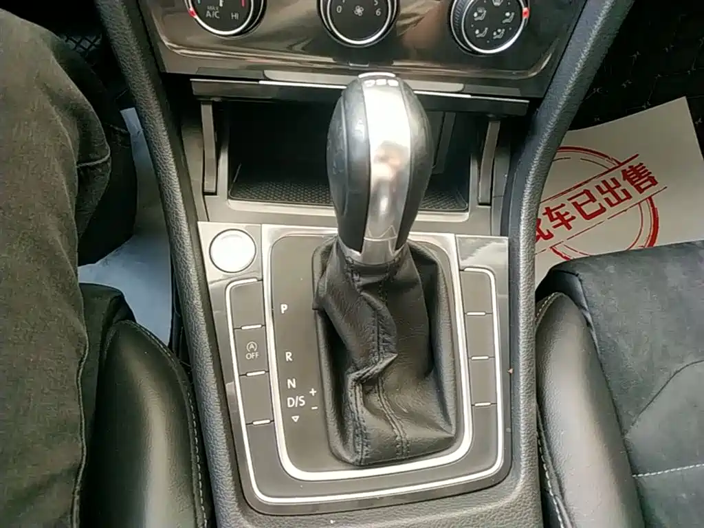 Volkswagen Golf 2019 280TSI DSG Luxury (China V) фото 14