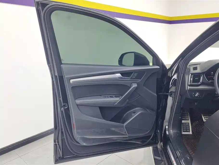 Audi Q5L 2023 40T Luxury Dynamic фото 7