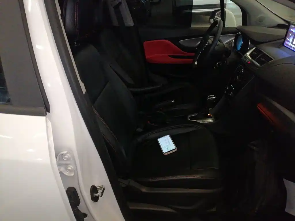Фото 20 - Buick Encore