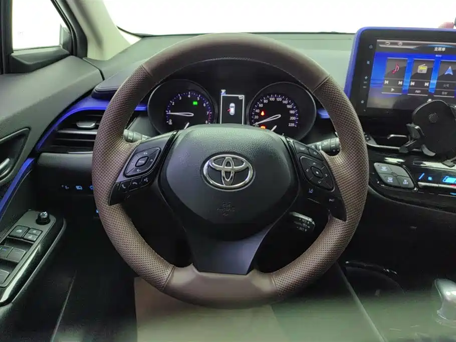 Toyota C-HR 2018 2.0L Leading Sunroof Edition China VI фото 15
