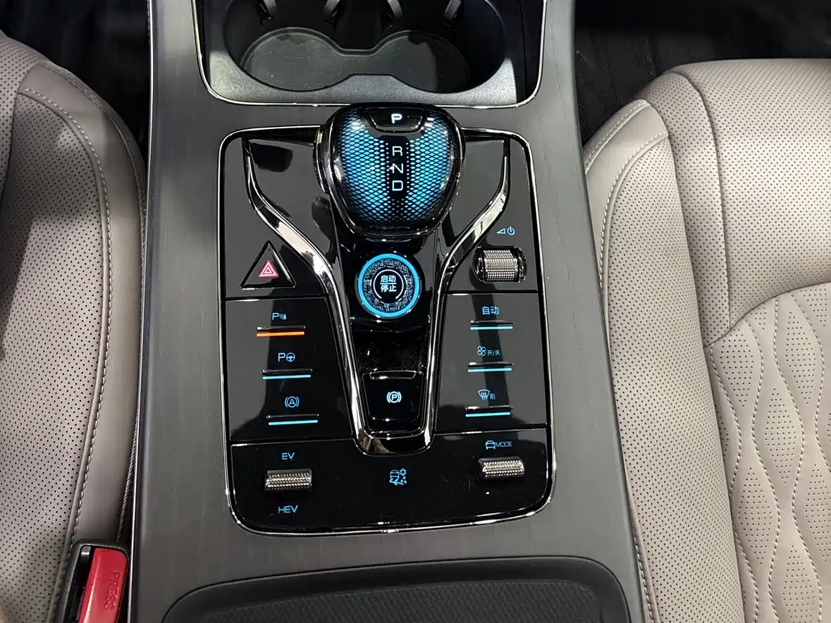 BYD Han 2025 DM-i 125KM LiDAR Smart Driving фото 14