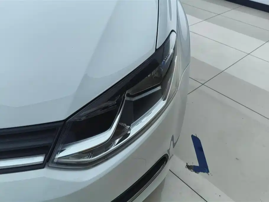 Volkswagen Polo 2016 1.6L Automatic Comfort фото 5