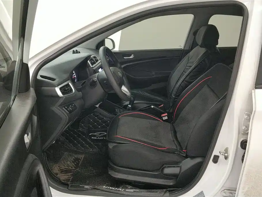 Hyundai Verna 2020 1.4L Manual GL Renewal Edition фото 9