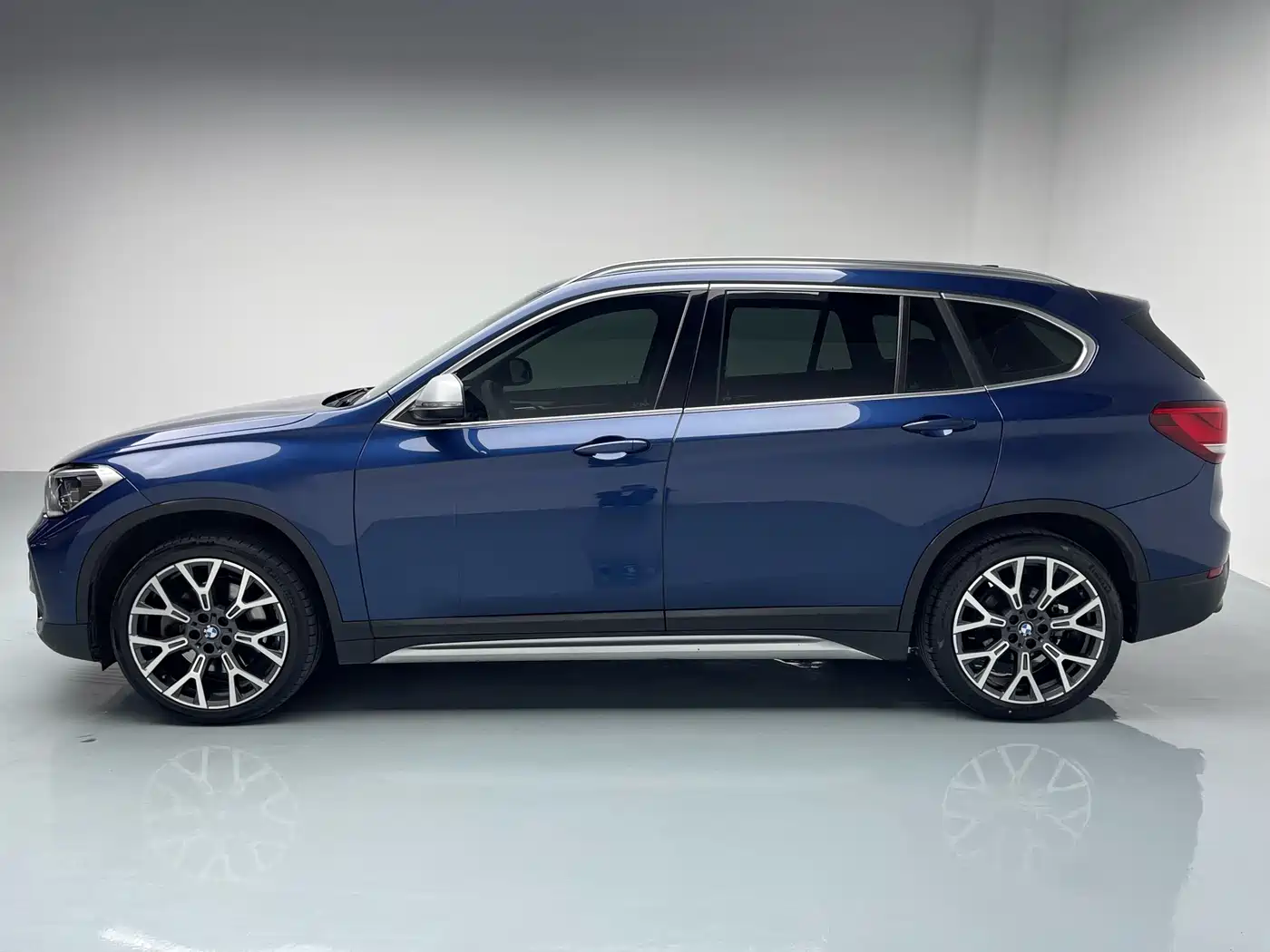 BMW X1 2021 xDrive25Li Exclusive фото 3
