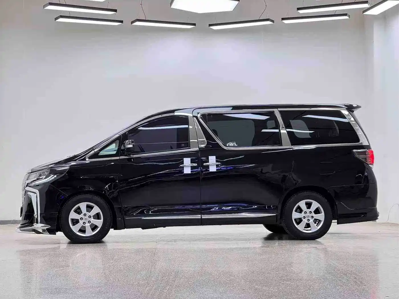 Toyota Alphard 2012 3.5L Luxury Edition фото 5