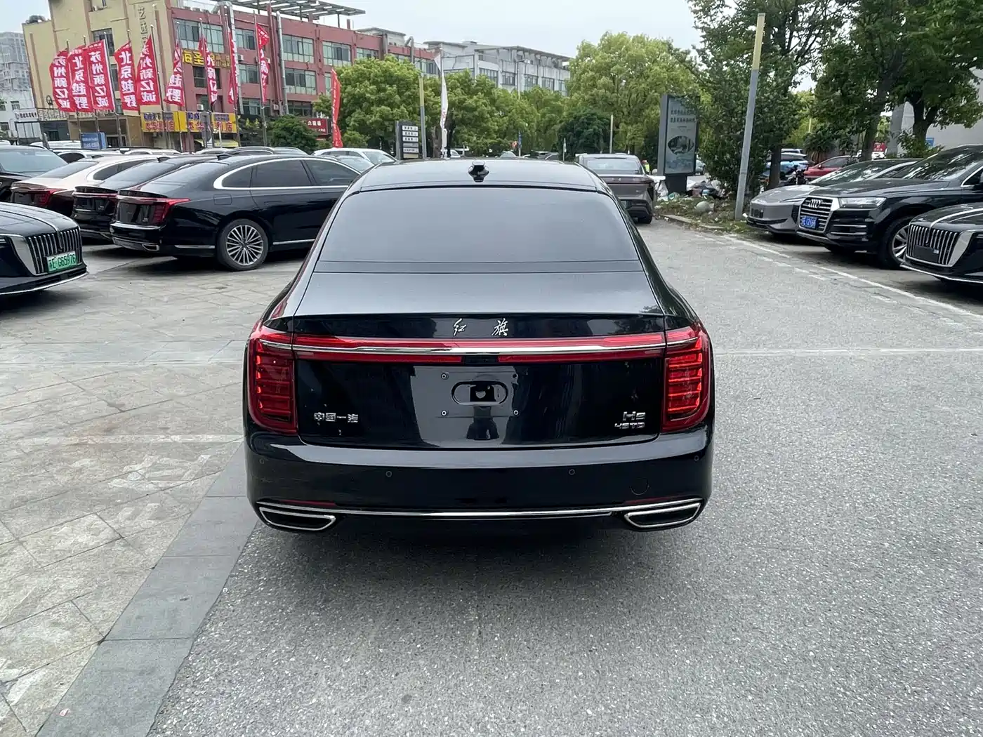 Hongqi H9 2022 2.0T Smart Connect Flag Smooth Edition фото 7