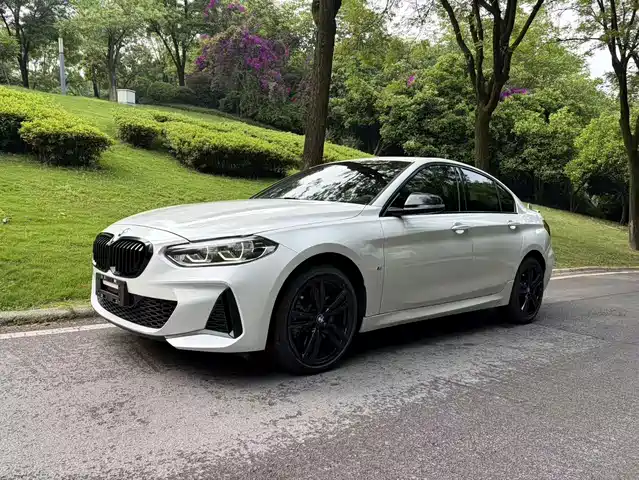 BMW 1 Series 2022 125i M Sport Shadow Edition