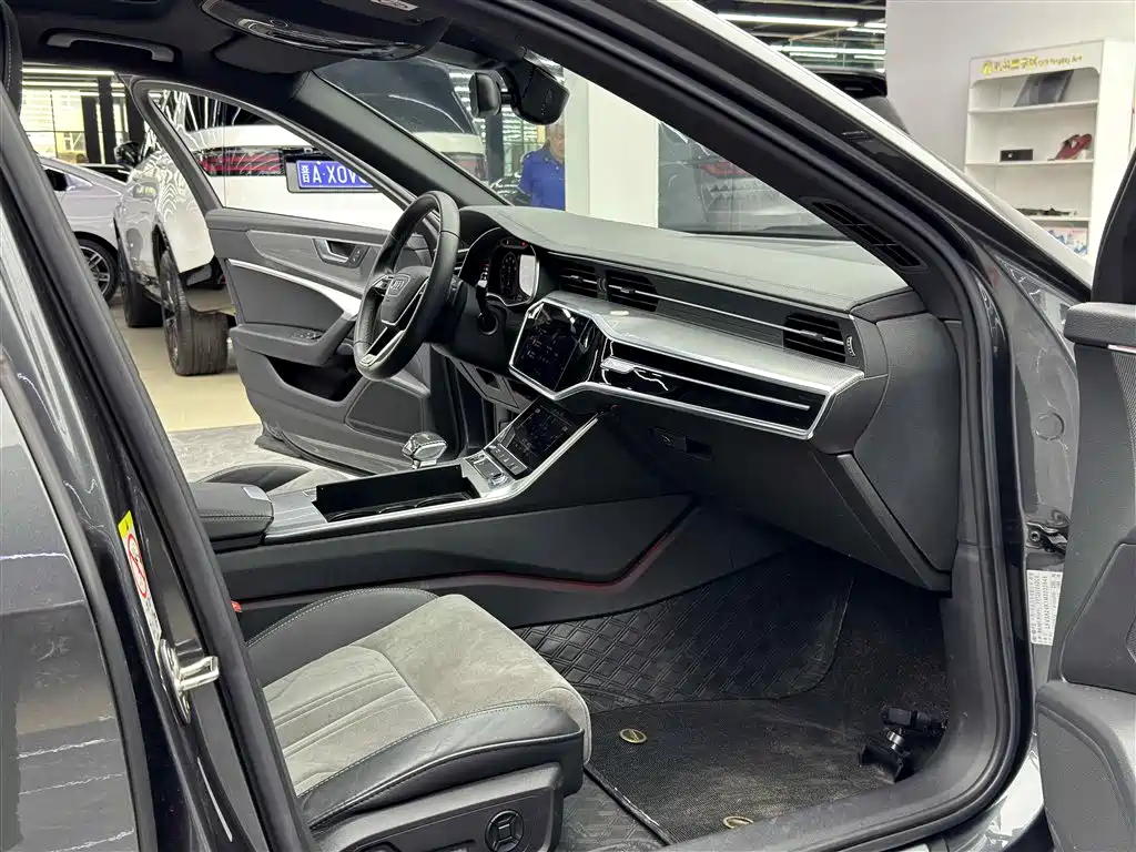 Audi A6L 2021 45 TFSI Exclusive Sport фото 8