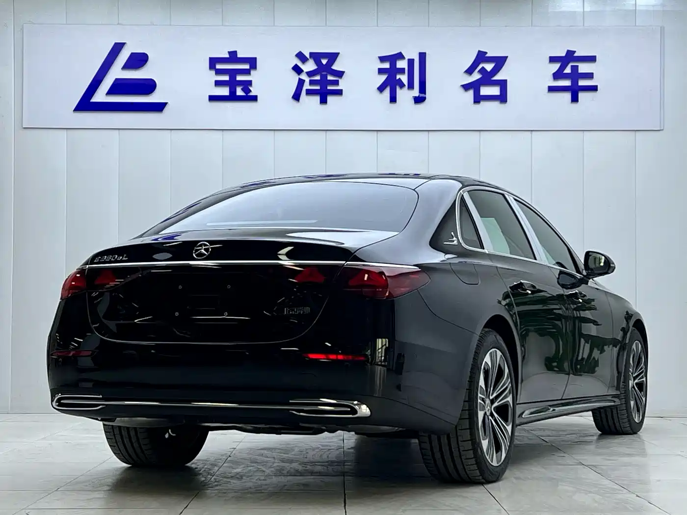 Mercedes-Benz E-Class New Energy 2024 E 350 e L Plug-in Hybrid Sedan фото 3