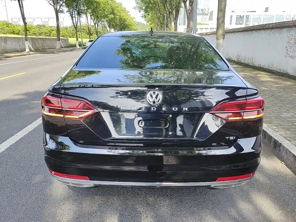 Volkswagen Phideon 2018 Facelift 380TSI FWD Business фото 6