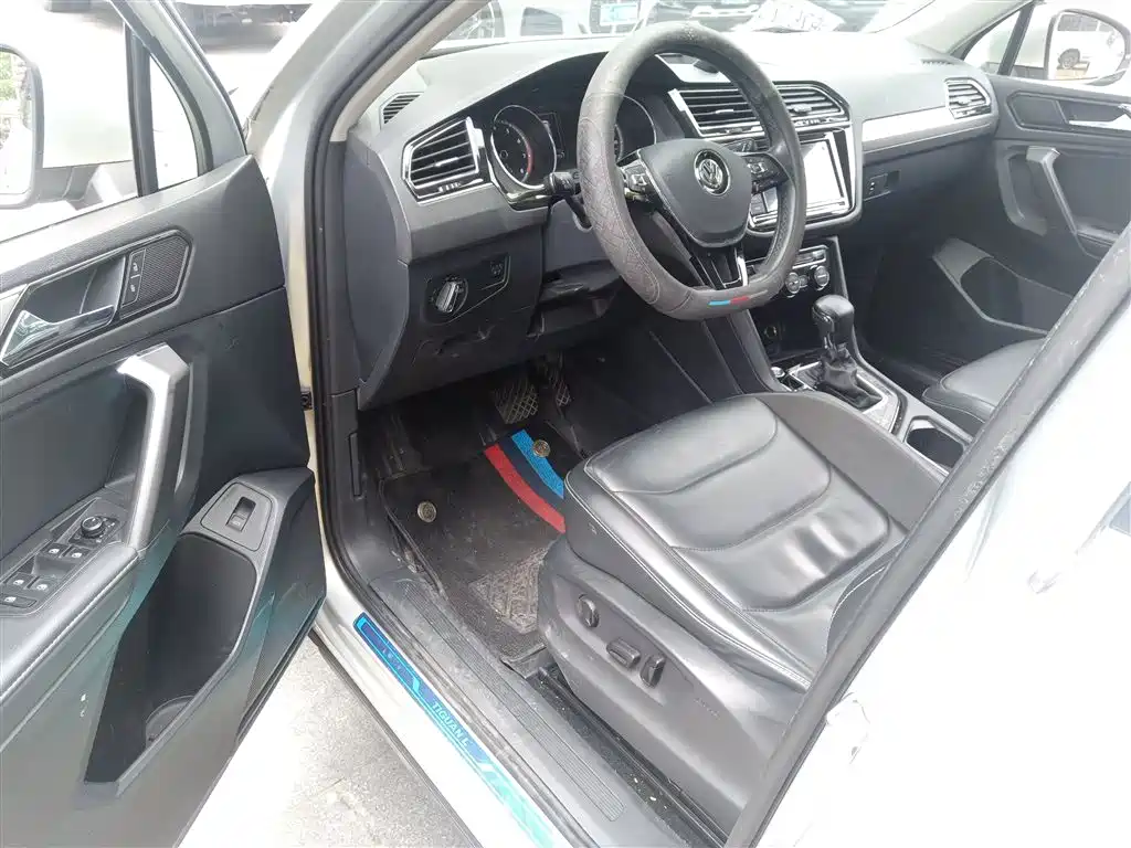 Volkswagen Tiguan L 2019 330TSI Auto 2WD Smart Luxury Edition China V фото 12