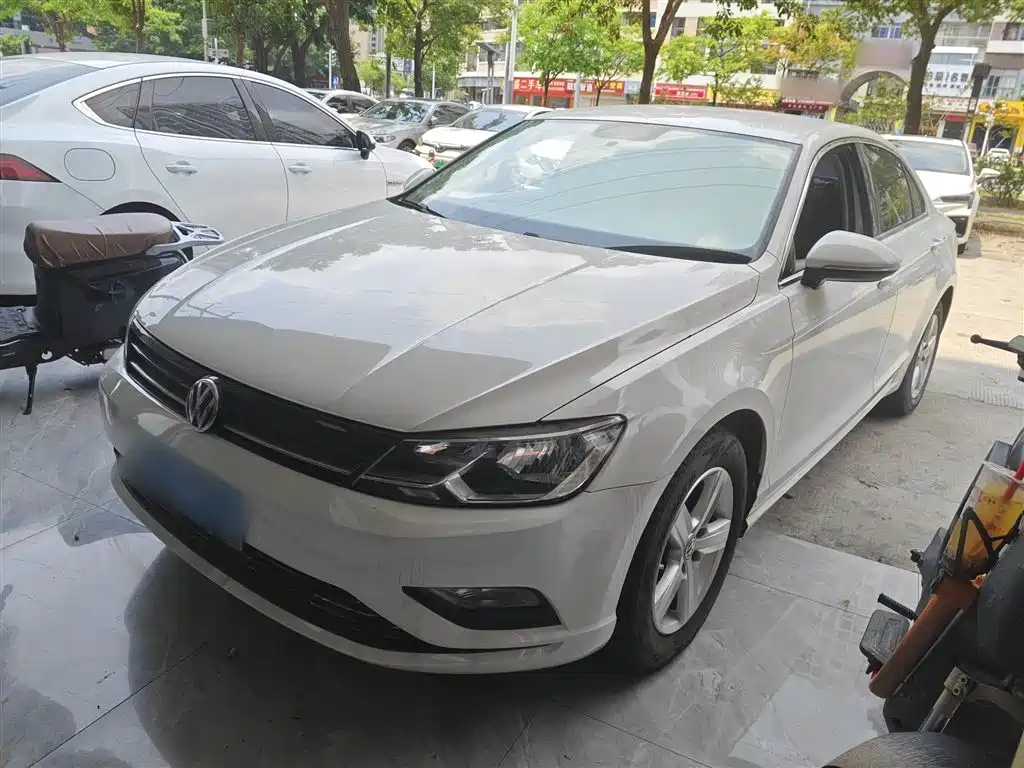 Volkswagen Lamando 2015 230TSI DSG Style фото 2