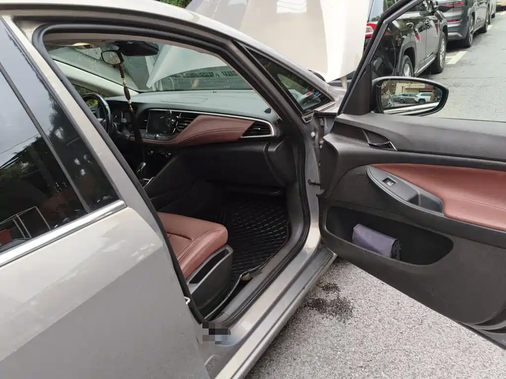 Фото 20 - Buick GL6