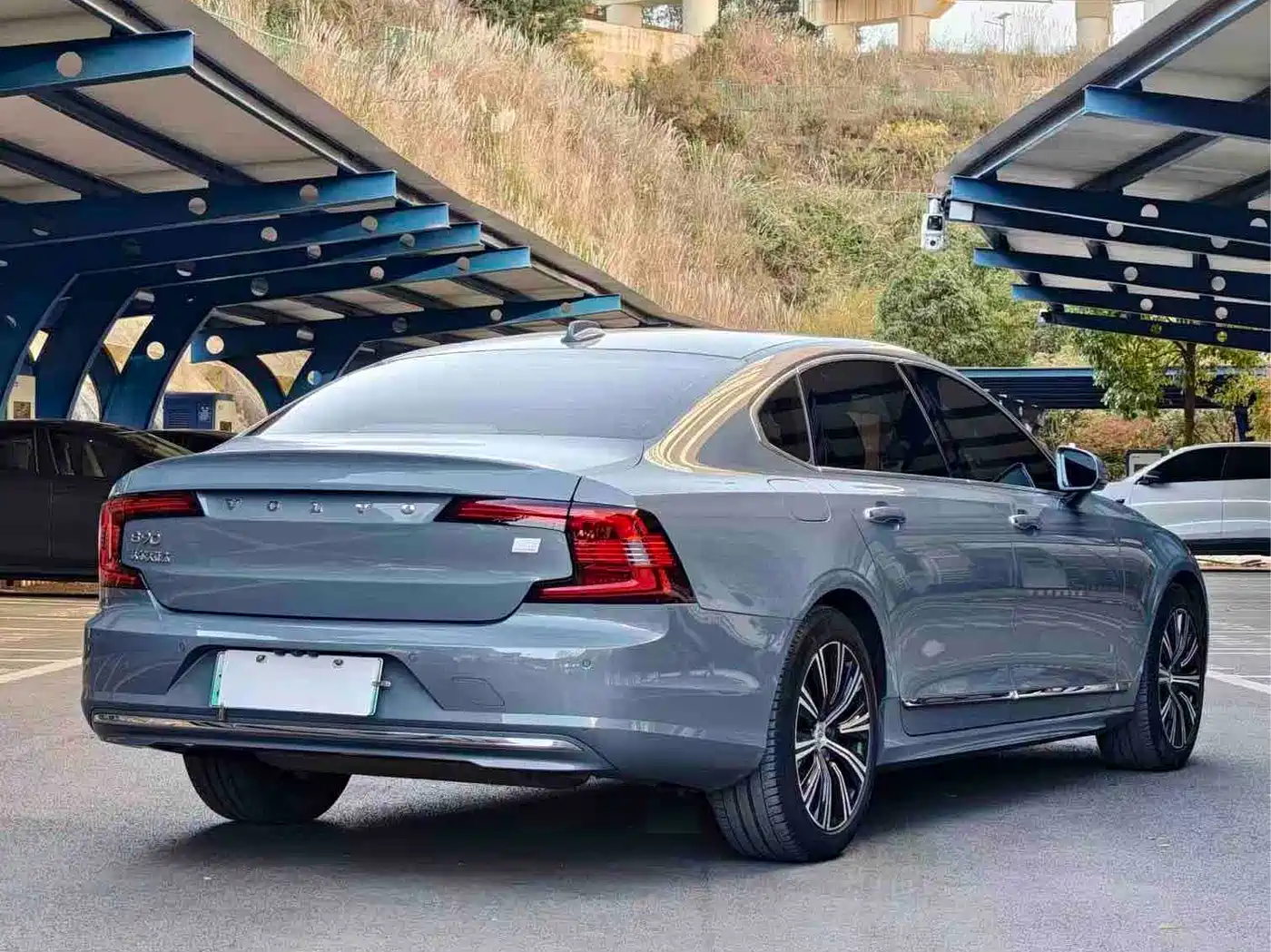 VOLVO S90 PLUG-IN HYBRID