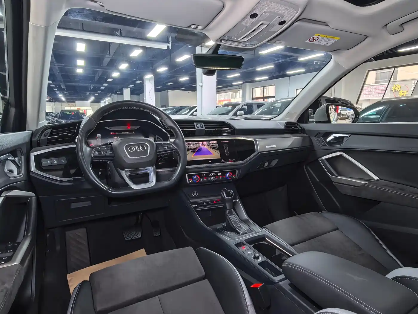 Audi Q3 2023 35 TFSI Fashion Dynamic (1.4T) фото 14